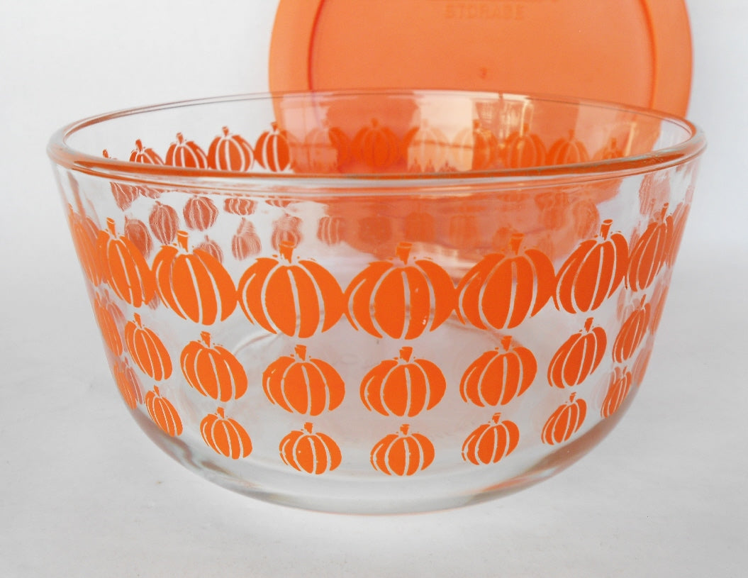 PYREX 4 Cup HALLOWEEN Storage Bowl *Choose TRICK OR TREAT CATS or GHOS –  Tarlton Place