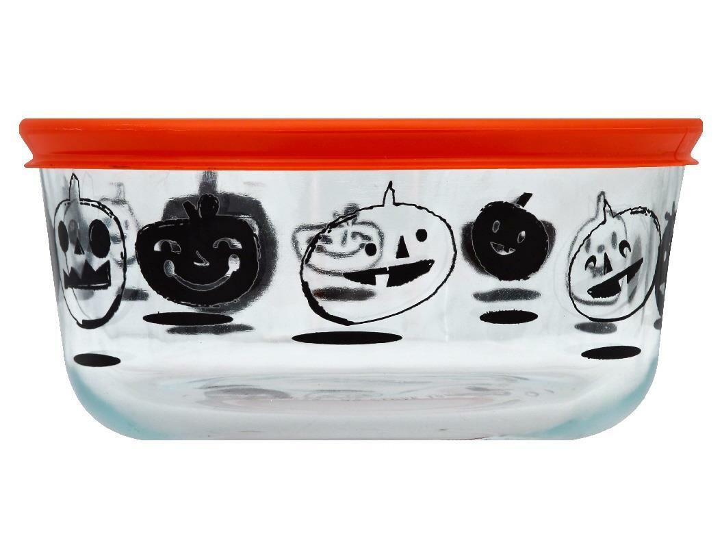 PSA: You Can Buy These Adorable Halloween Pyrex Containers at