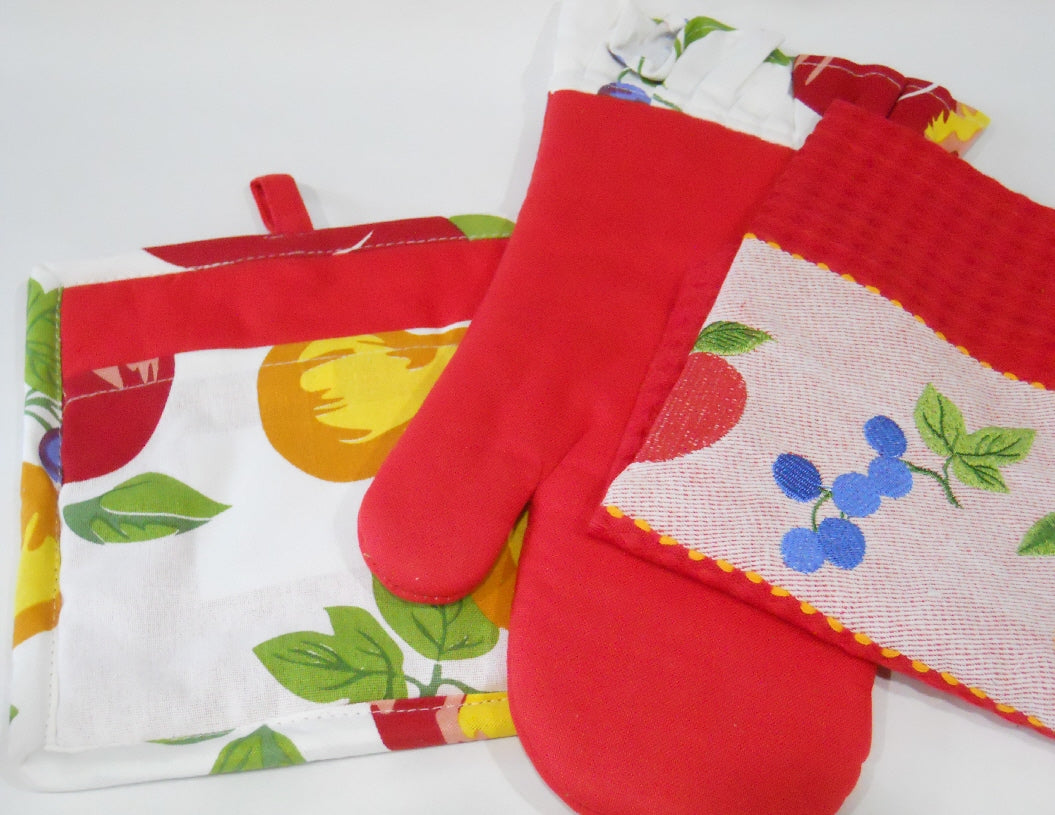 Christmas 3-pc. Oven Mitt and Kitchen Towel Set