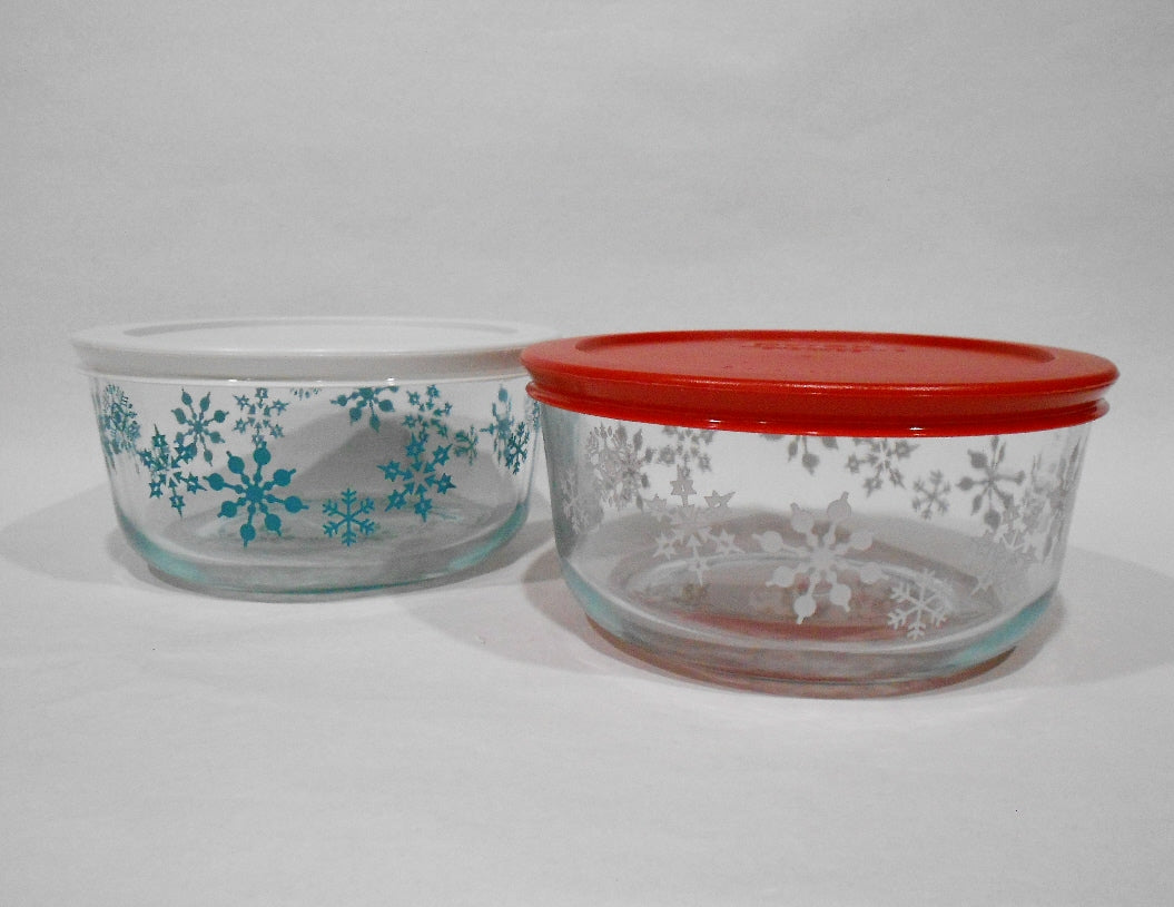 http://tarltonplace.com/cdn/shop/products/Pyrex.Snowflakes2_1200x1200.jpg?v=1672666346