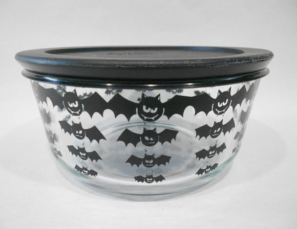 ❤️ New 2014 PYREX 4 Cup BLACK BATS 1-Qt Storage BOWL Spooky Halloween