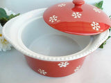 SNOWFLAKE RED WHITE Stoneware COVERED CASSEROLE 11x10x5 Winter Holiday Bake *NEW