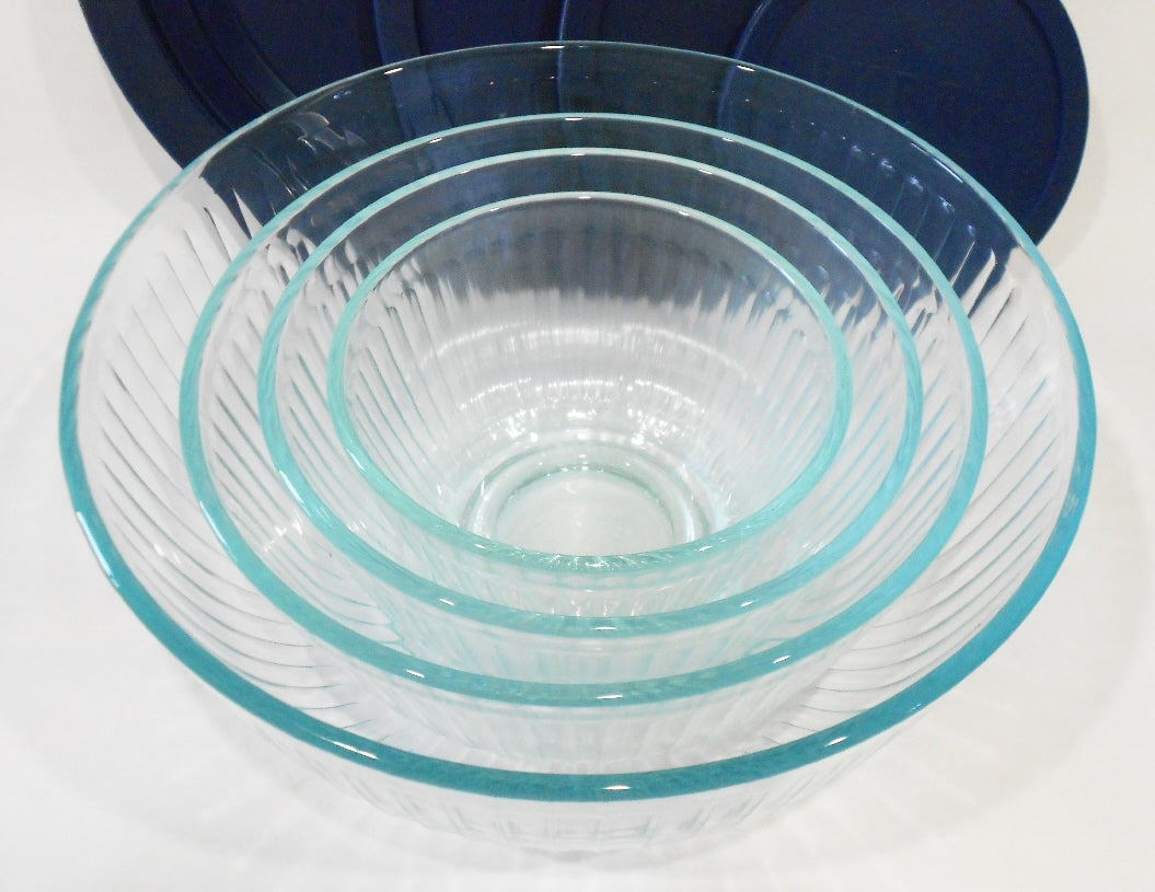 Set of 3 Pyrex clear glass nesting mixing bowls with lids